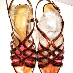 Tahari Tortoise Shell pattern sandals 7 M